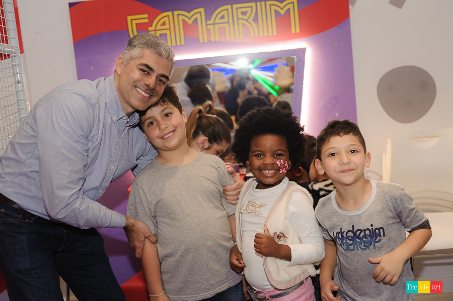 Foto camarim de pintura festa infantil. Tema super herois, Buffet Mundo Kids.