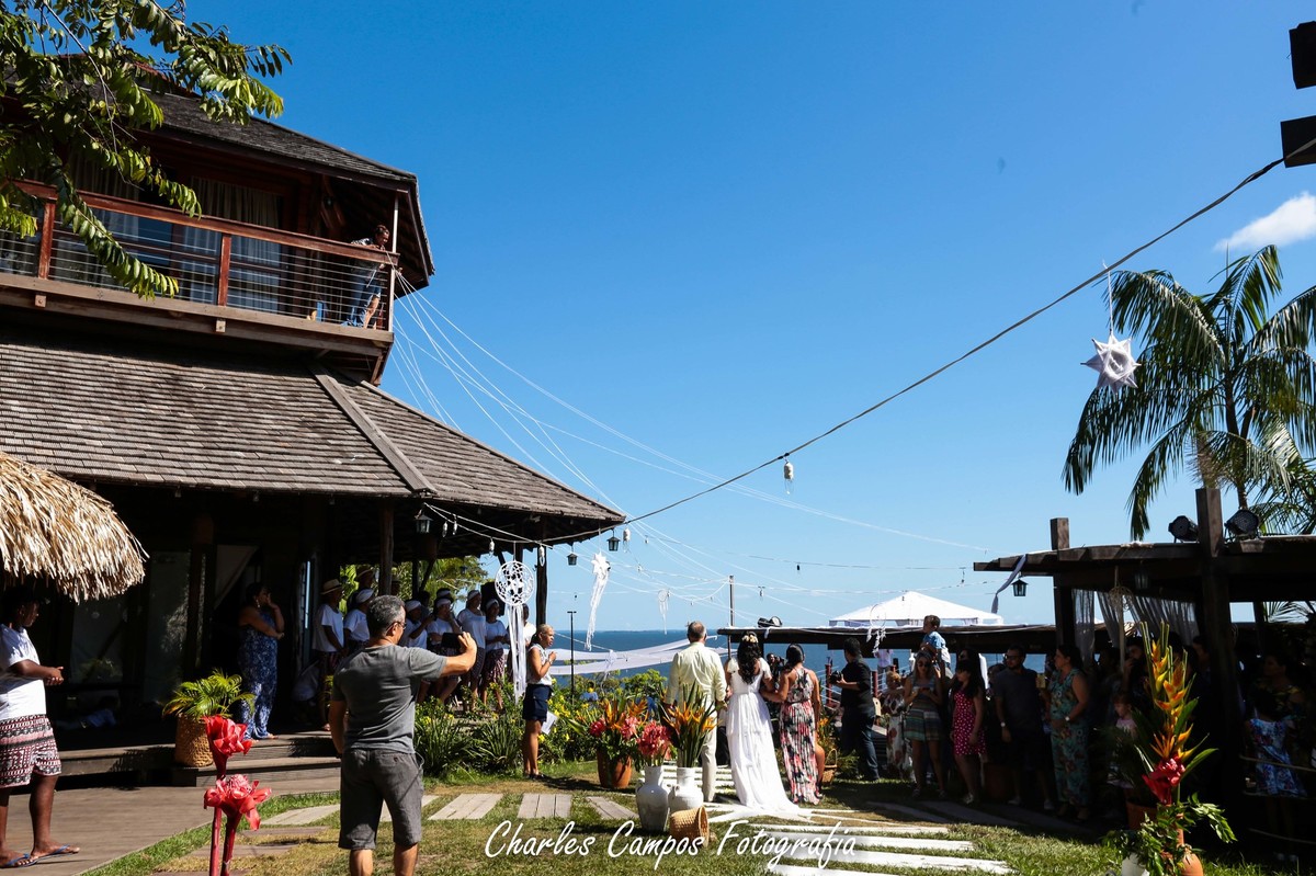 casamento na casa do saulo pela manhã,ao ar livre em meio a natureza amazônica