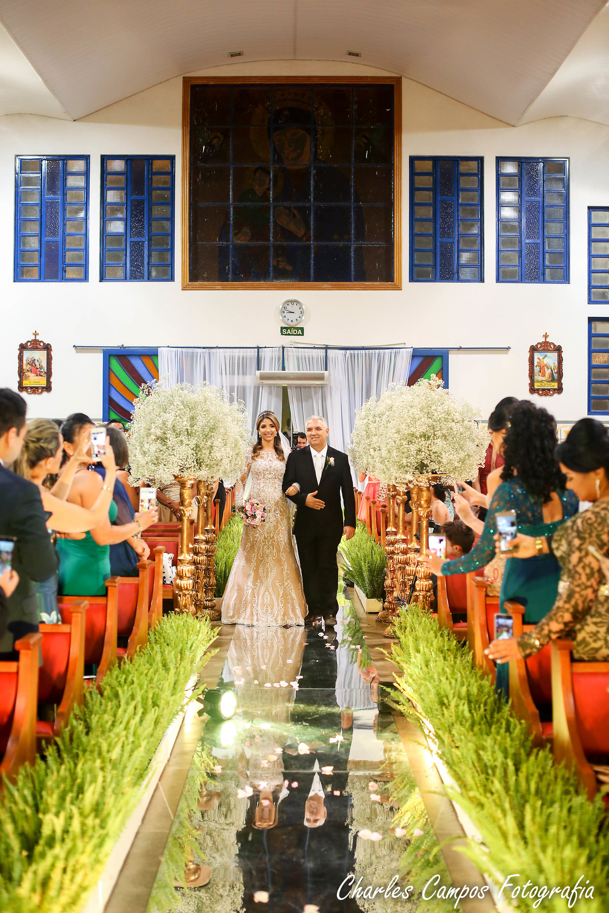 entrada da noiva na igreja