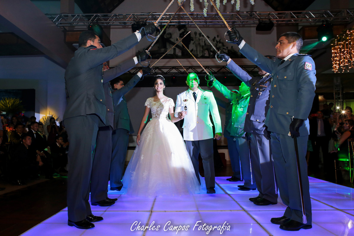 teto de aço de cadetes oficiais