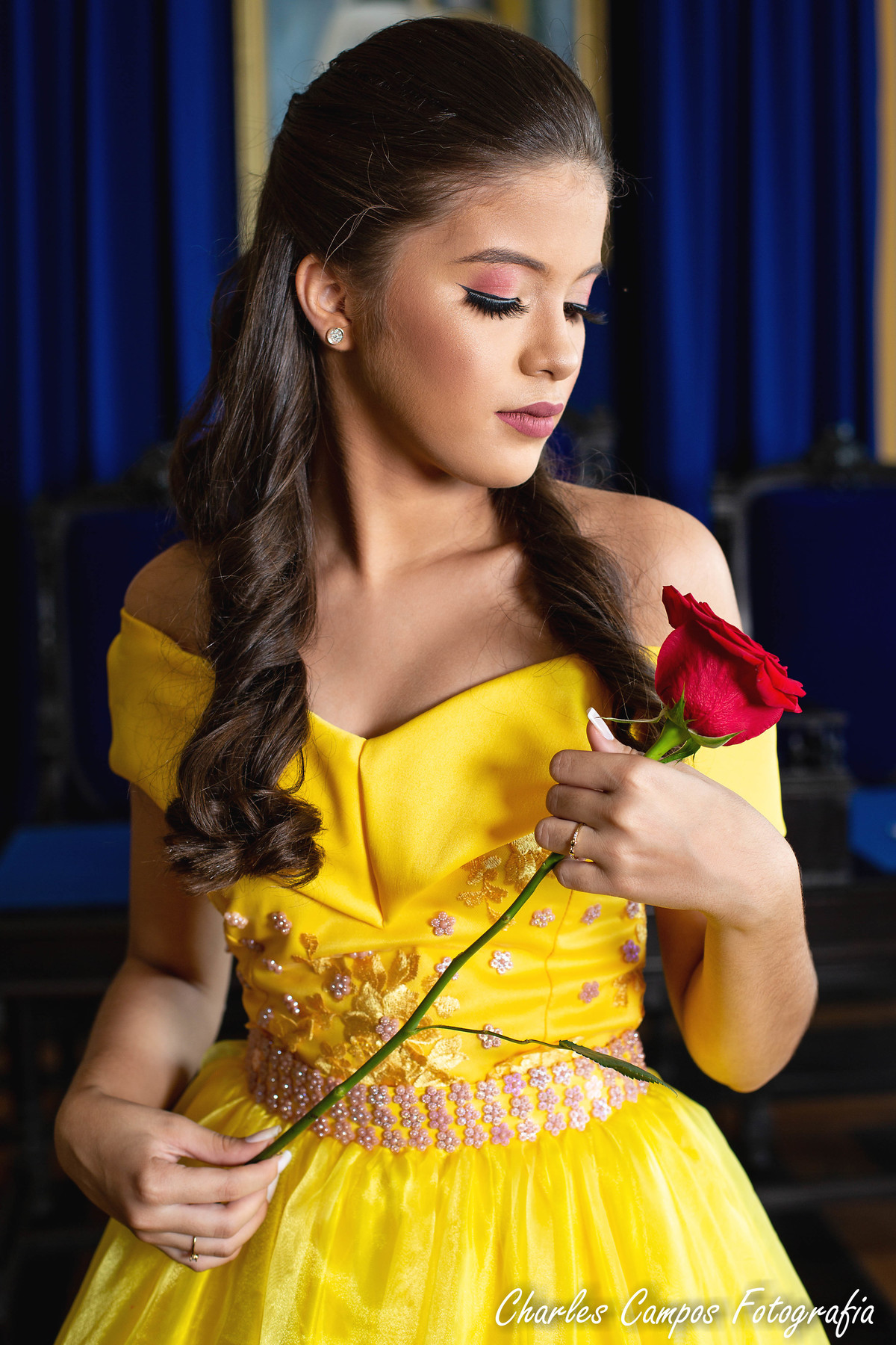 Ensaio com tema bela e fera