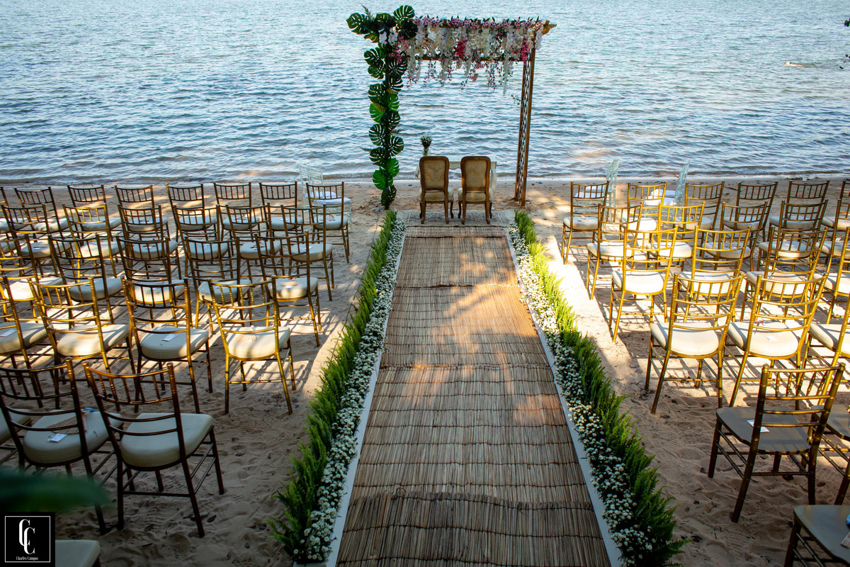 Decoração de casamento na praia de alter do chão lago verde