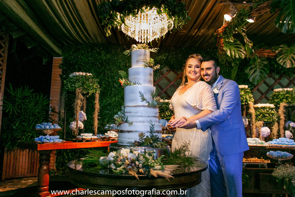 corte de bolo de casamento