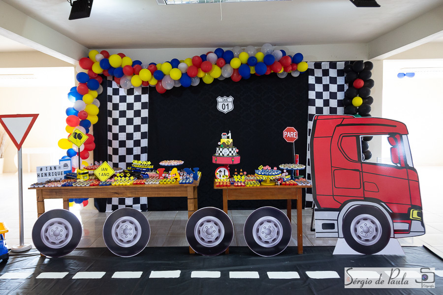 Giga Boom Salão de festas infantis Guarapuava Paraná.  aniversário infantil.
Sérgio de Paula Fotografia
Decoração Caminhão
Aniversário Infantil Caminhoneiro