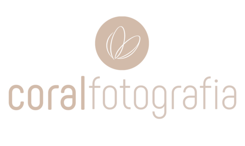 Logotipo de Coral Fotografia