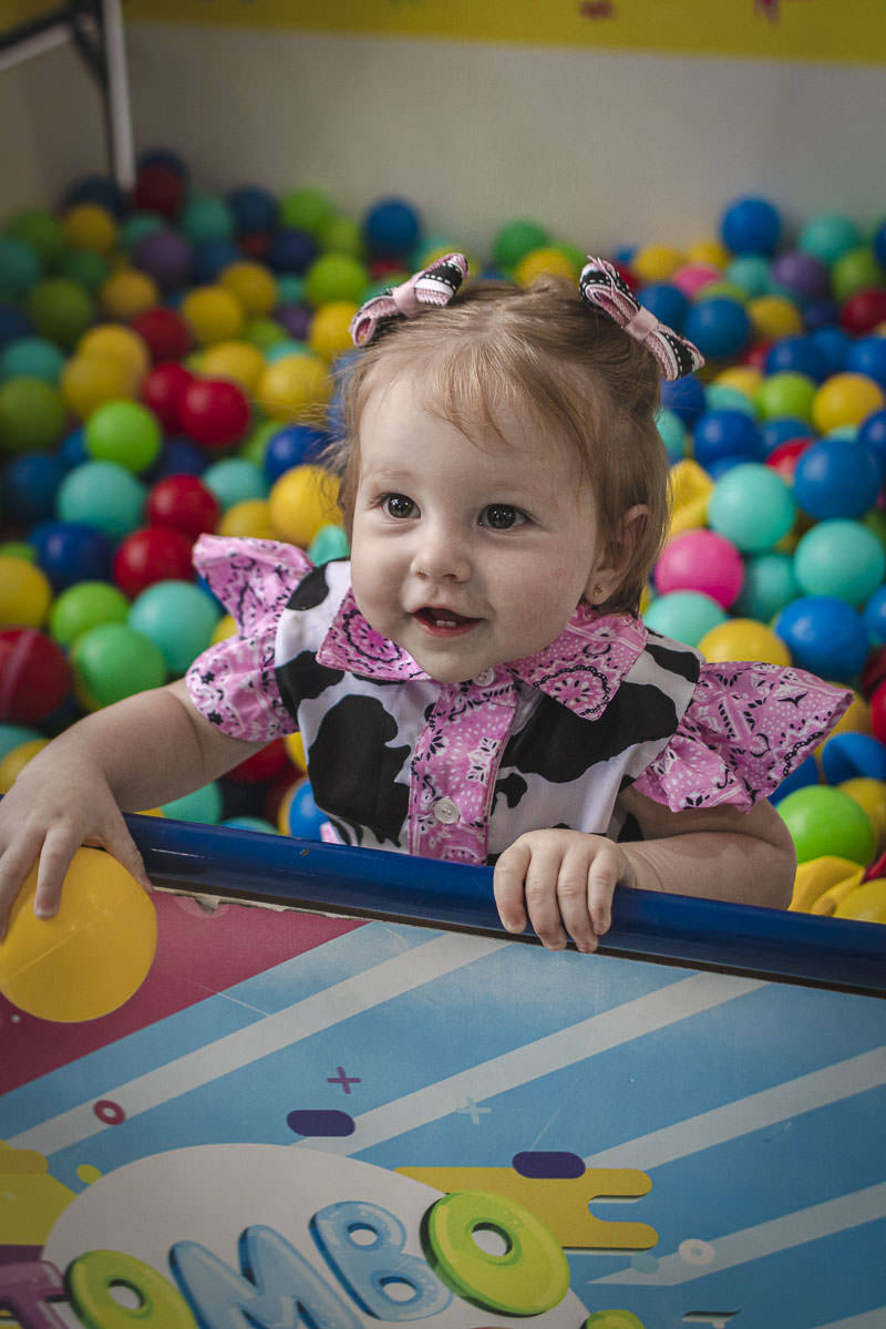 Festa infantil com tema de fazendinha para meninas