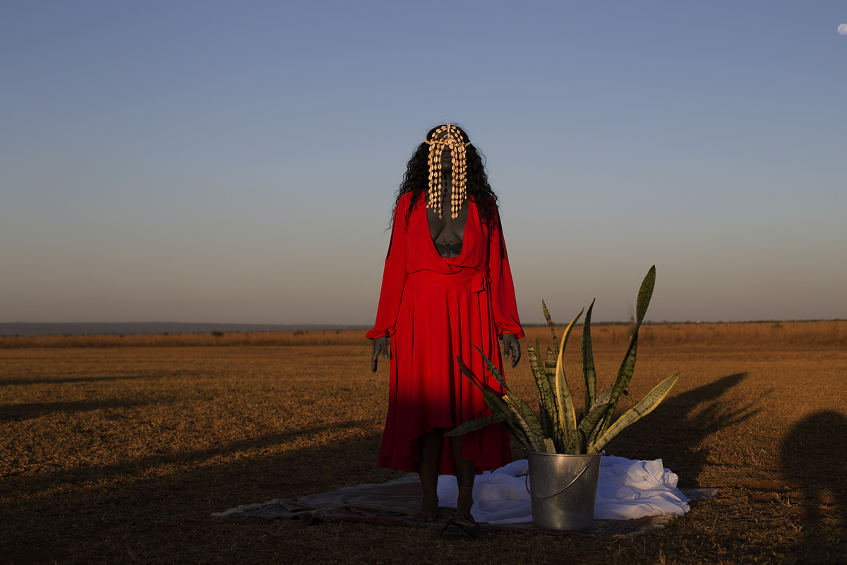 Direção Criativa @djullyb

Fotografia @horaporhora

Beauty @negadopixain

Acervo @pinkmydress

Convidada @elainegah