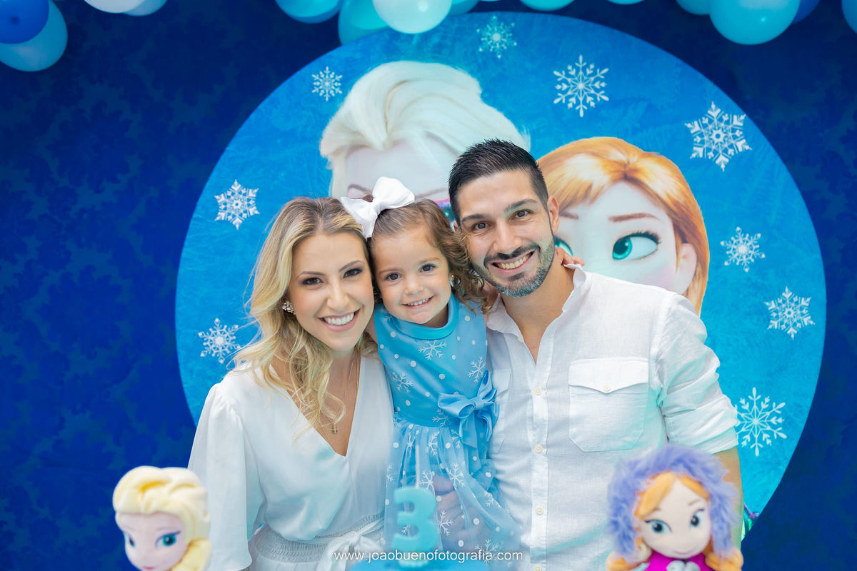 Decoração frozen, buffet pipoca 1, fotógrafo bauru, aniversário infantil, criança fantasiada de Elsa, festa de aniversário Frozen