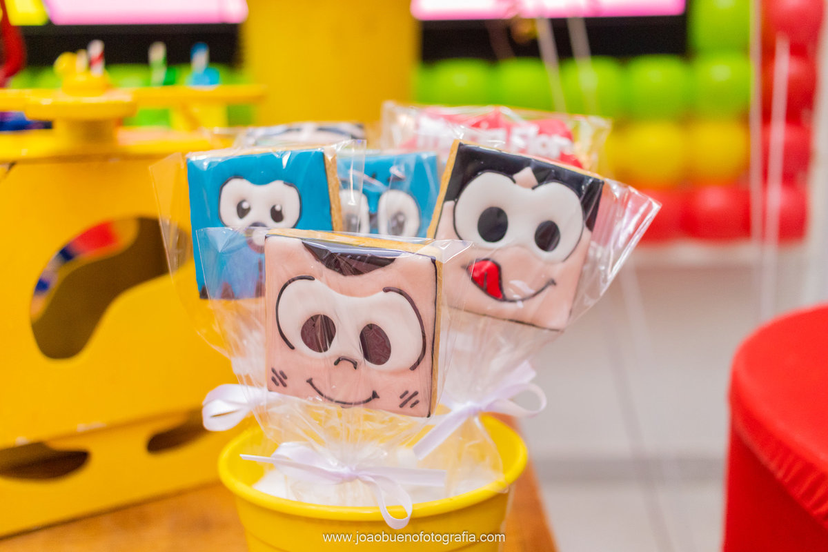 Buffet pipoca 2, fotografia infantil Bauru, fotografo infantil bauru, decoração turma da Monica, pirulito personalizado turma da monica