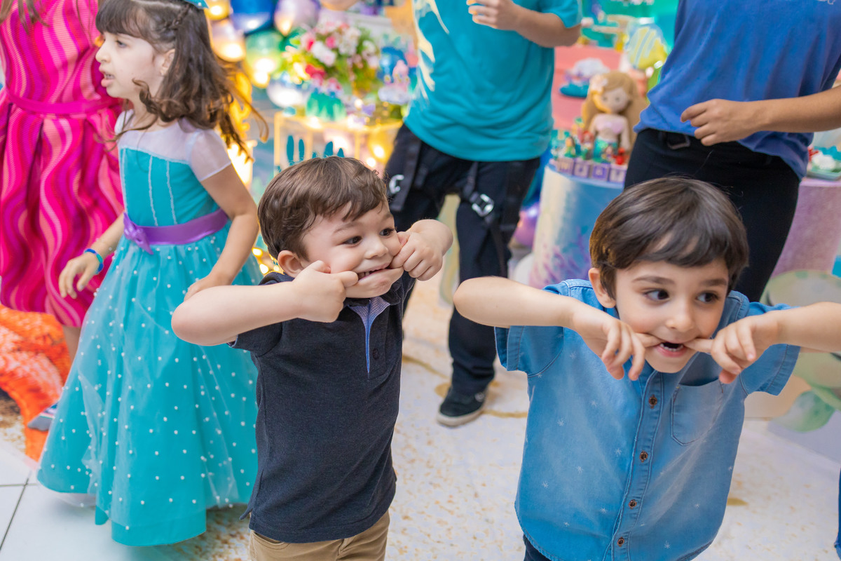 Buffet Zapteen Bauru, fotografia infantil bauru, fotógrafo infantil bauru, crianças fazendo careta, Buffet Zappteen Bauru