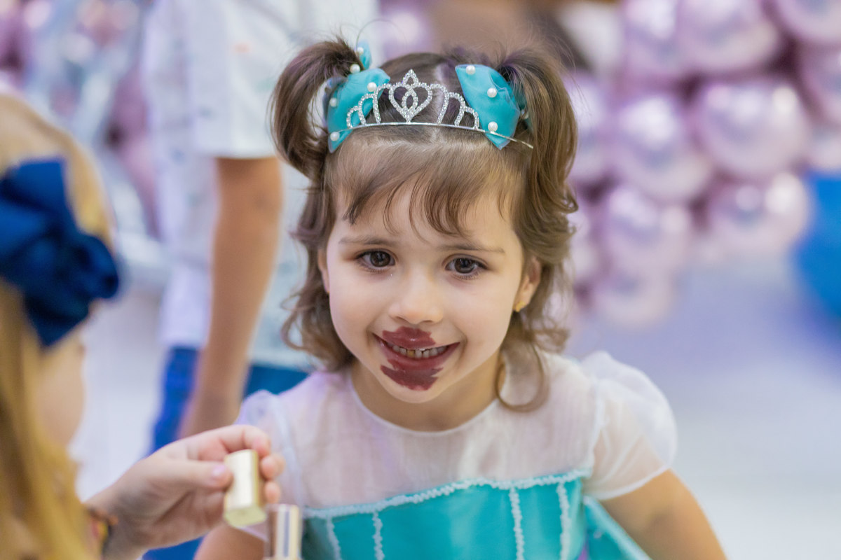Buffet Zapteen Bauru, fotografia infantil bauru, fotógrafo infantil bauru, criança comendo chocolate, Buffet Zappteen Bauru