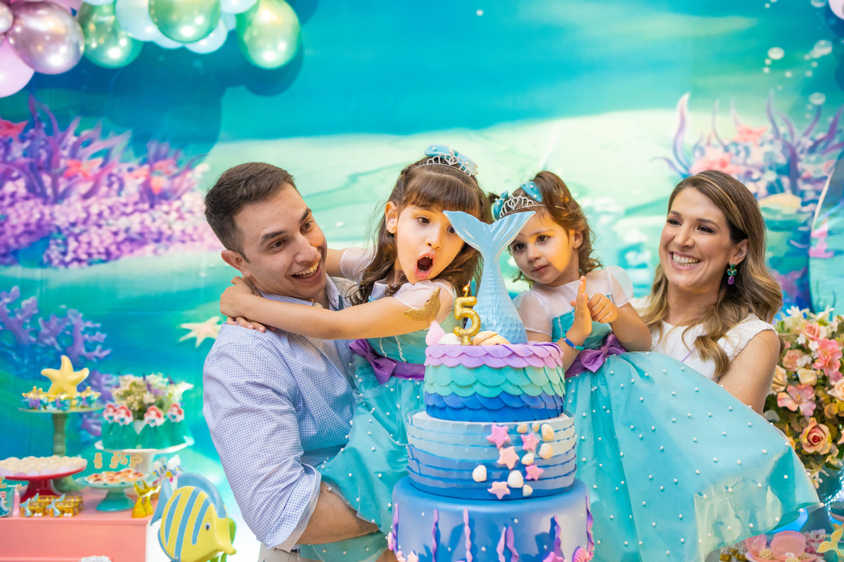 Buffet Zapteen Bauru, fotografia infantil bauru, fotógrafo infantil bauru, família assoprando as velinhas, Buffet Zappteen Bauru