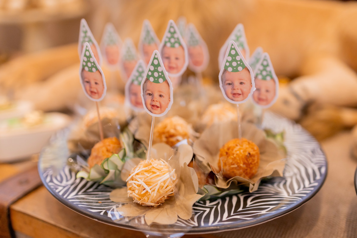 Edifício Santorini Bauru, aniversário infantil bauru, fotógrafo infantil bauru, estúdio fotográfico infantil bauru, joão bueno fotografia, fotografia de família, aniversário safari