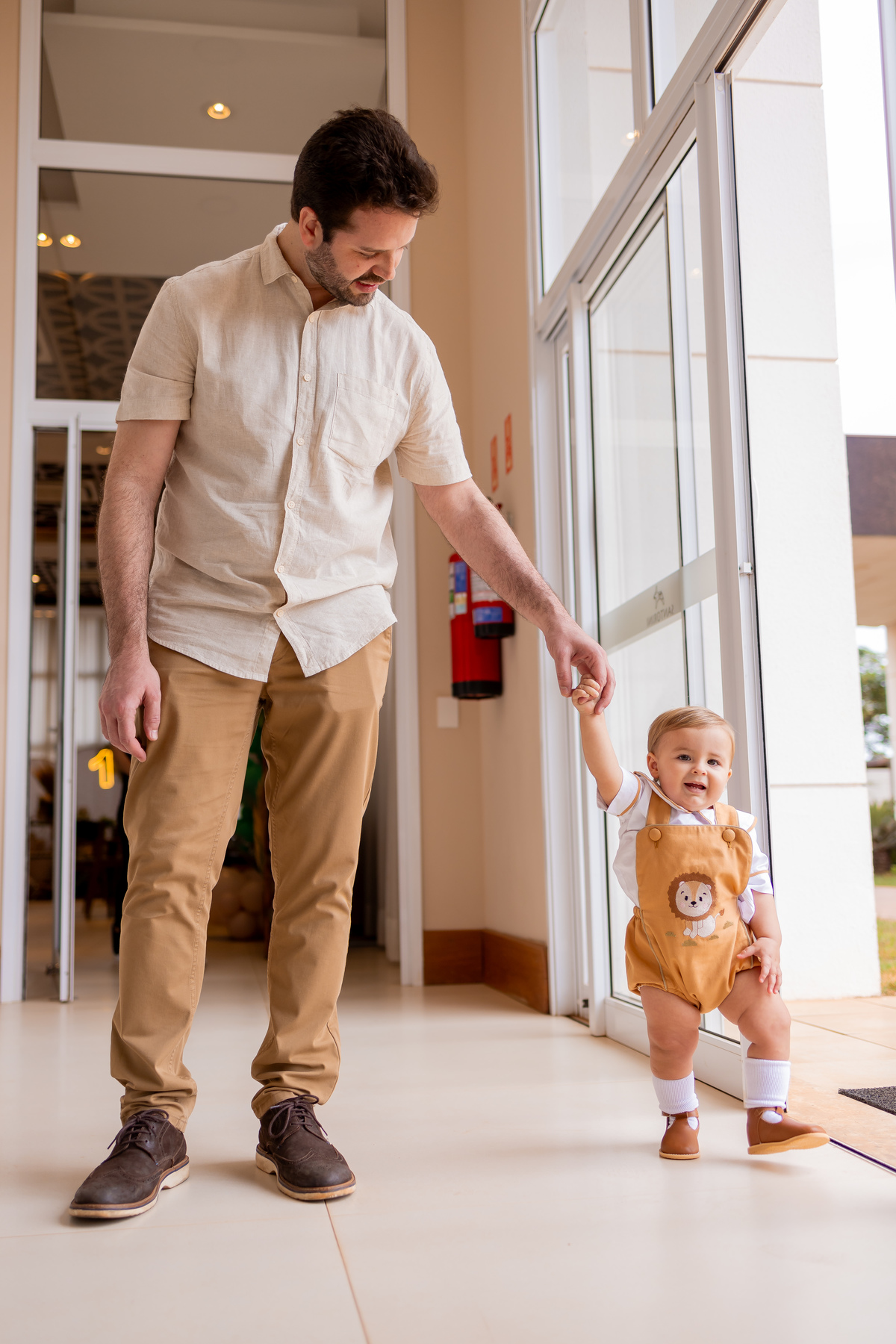 Edifício Santorini Bauru, aniversário infantil bauru, fotógrafo infantil bauru, estúdio fotográfico infantil bauru, joão bueno fotografia, fotografia de família, aniversário safari