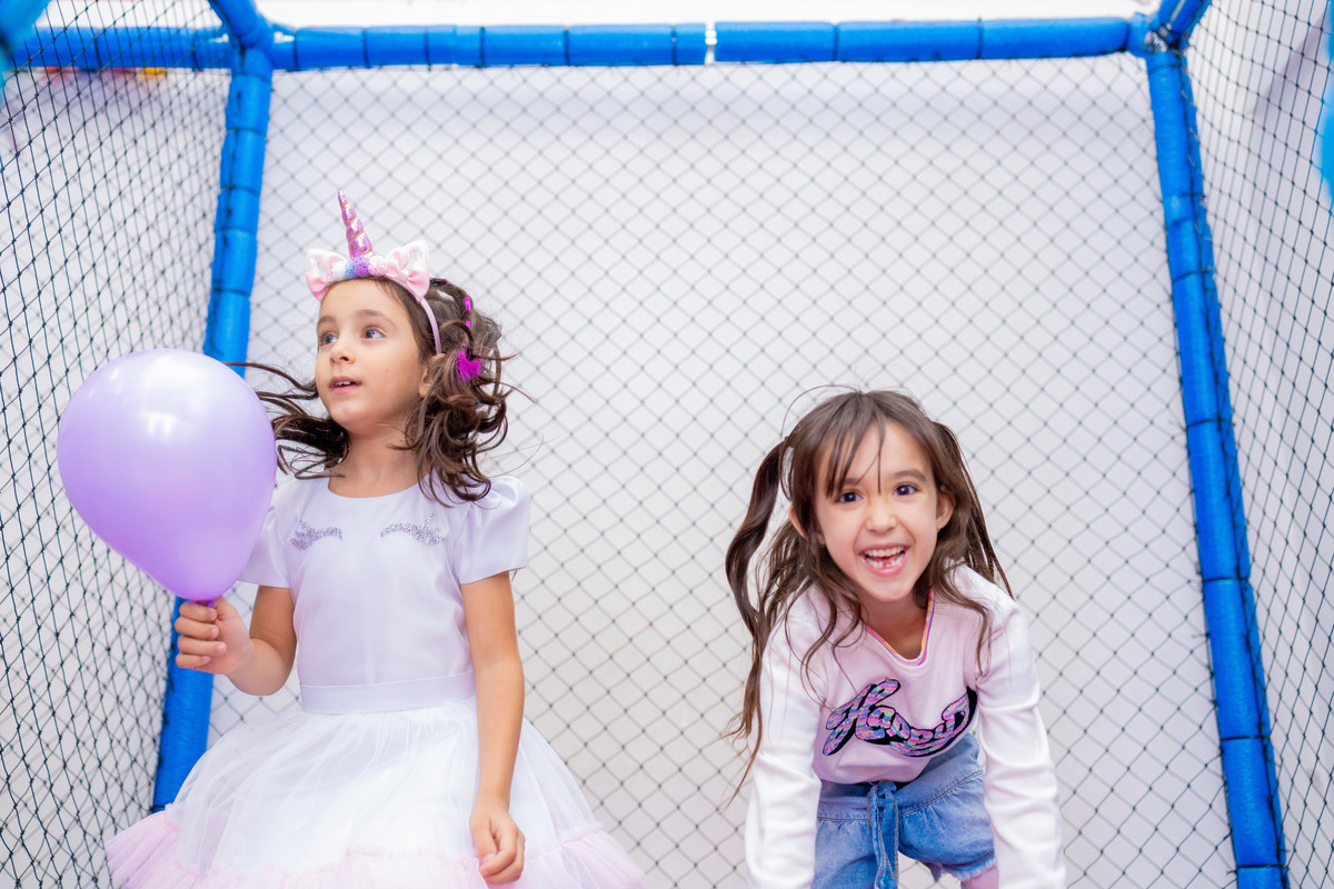Buffet Pipoca 2, fotógrafo infantil bauru, fotógrafo de familia em bauru, joão bueno fotografia, festa infantil bauru, festa tema unicórnio, vestido de unicórnio, poses para ensaio infantil