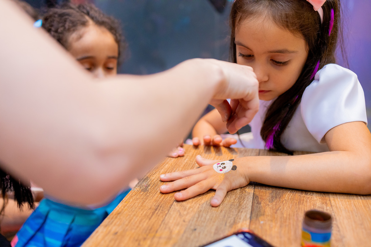 Buffet Pipoca 2, fotógrafo infantil bauru, fotógrafo de familia em bauru, joão bueno fotografia, festa infantil bauru, festa tema unicórnio, vestido de unicórnio, poses para ensaio infantil