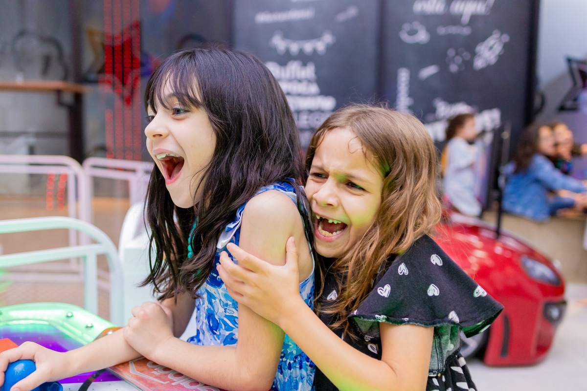Buffet Pipoca 2, fotógrafo infantil bauru, fotógrafo de familia em bauru, joão bueno fotografia, festa infantil bauru, festa tema unicórnio, vestido de unicórnio, poses para ensaio infantil