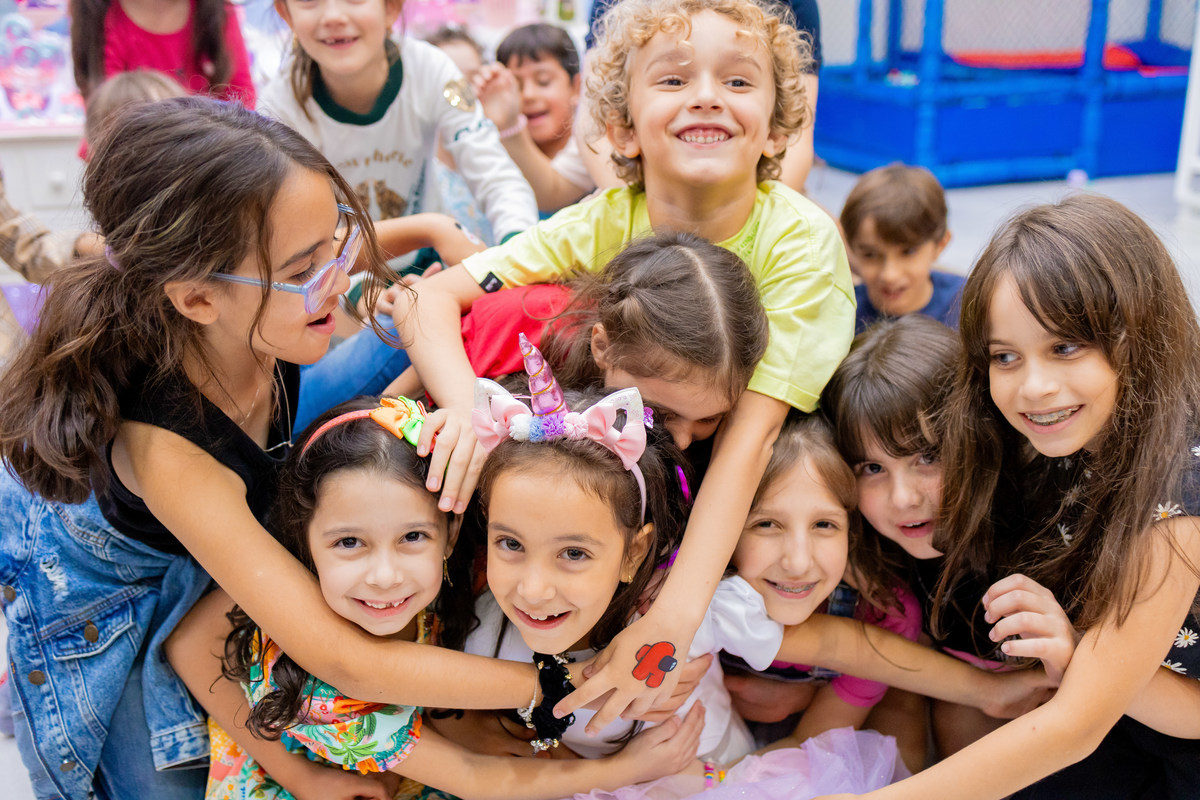 Buffet Pipoca 2, fotógrafo infantil bauru, fotógrafo de familia em bauru, joão bueno fotografia, festa infantil bauru, festa tema unicórnio, vestido de unicórnio, poses para ensaio infantil