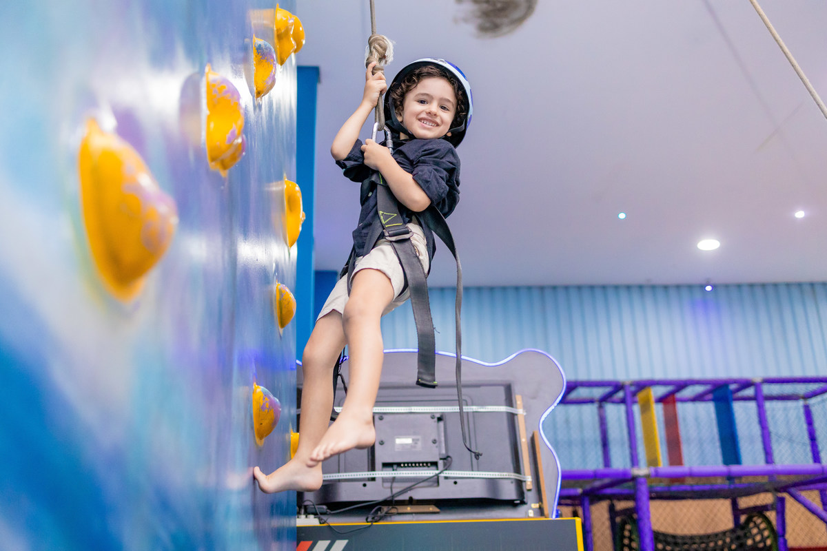 Buffet space bauru, fotógrafo infantil bauru, fotógrafo festa infantil em bauru, aniversário transformers, robô de led em bauru