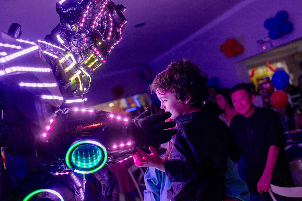 Buffet space bauru, fotógrafo infantil bauru, fotógrafo festa infantil em bauru, aniversário transformers, robô de led em bauru