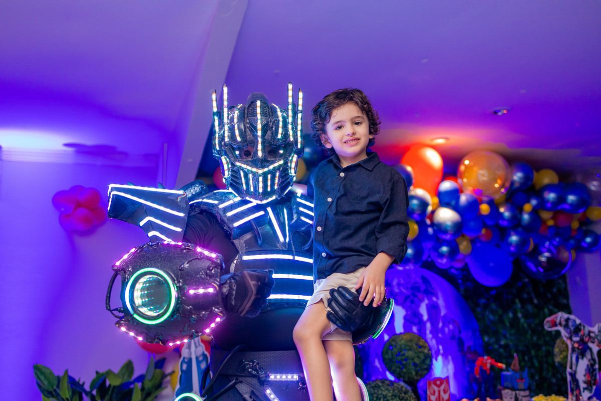 Buffet space bauru, fotógrafo infantil bauru, fotógrafo festa infantil em bauru, aniversário transformers, robô de led em bauru