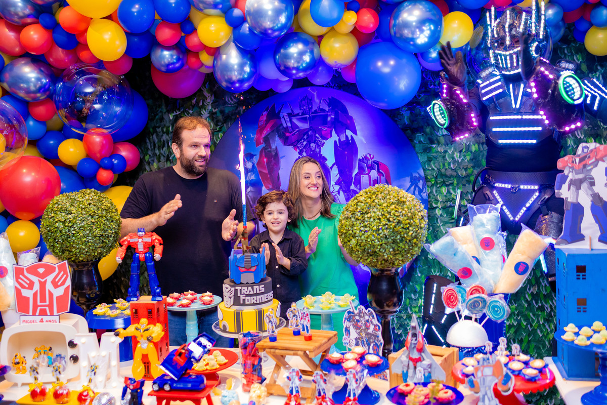 Buffet space bauru, fotógrafo infantil bauru, fotógrafo festa infantil em bauru, aniversário transformers, robô de led em bauru