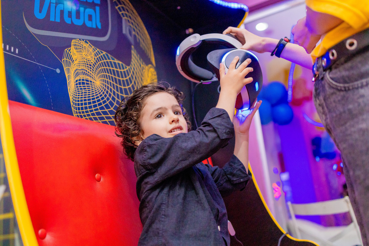 Buffet space bauru, fotógrafo infantil bauru, fotógrafo festa infantil em bauru, aniversário transformers, robô de led em bauru