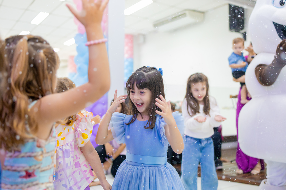 aniversário infantil tema Frozen, aniversário infantil em bauru, buffet zappteen bauru, fotografo em bauru, fotografo infantil bauru, personagem vivo frozen bauru