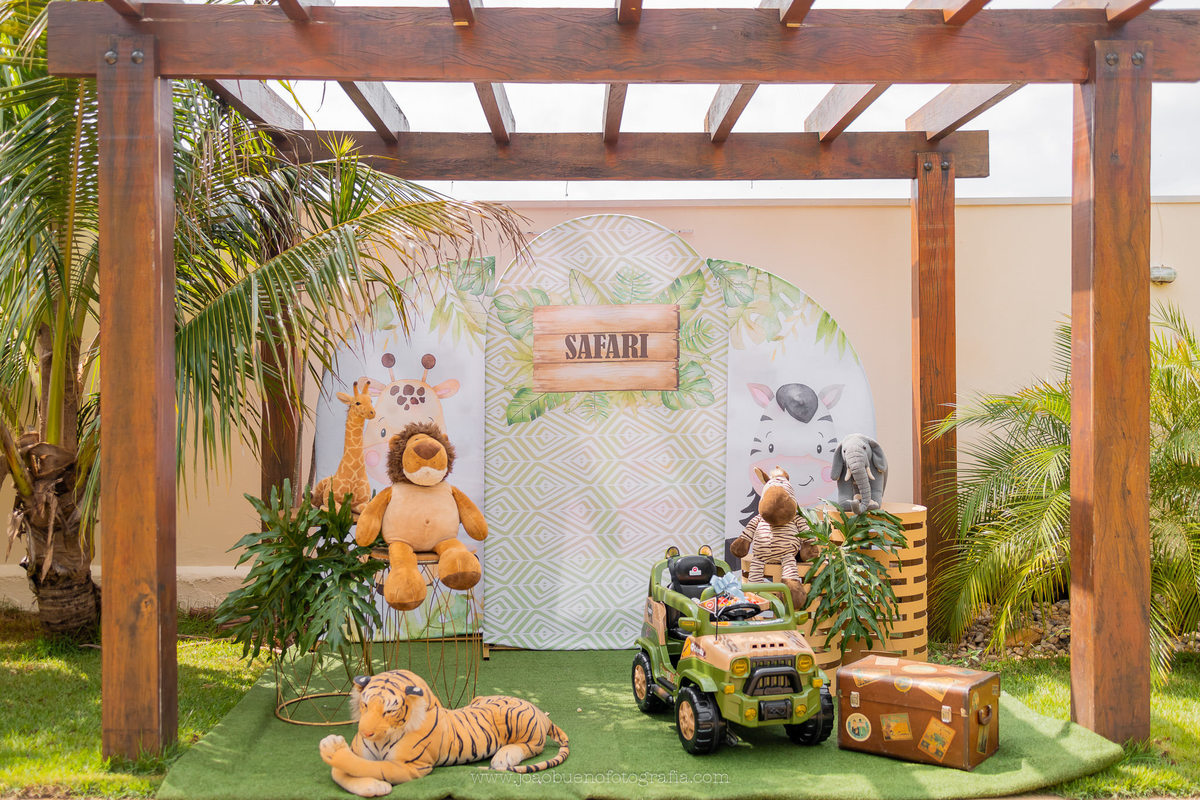 aniversário infantil em bauru, fotógrafo festa infantil em bauru, festa em lugar aberto, festa tema safari de menino, decoração tema safari
