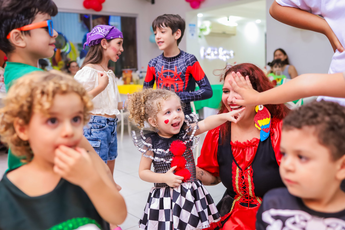 Space Fun & Fest bauru, Palhaço Faísca, aniversário infantil tema carnaval, aniversário infantil tema bloquinho, fotógrafo infantil bauru
