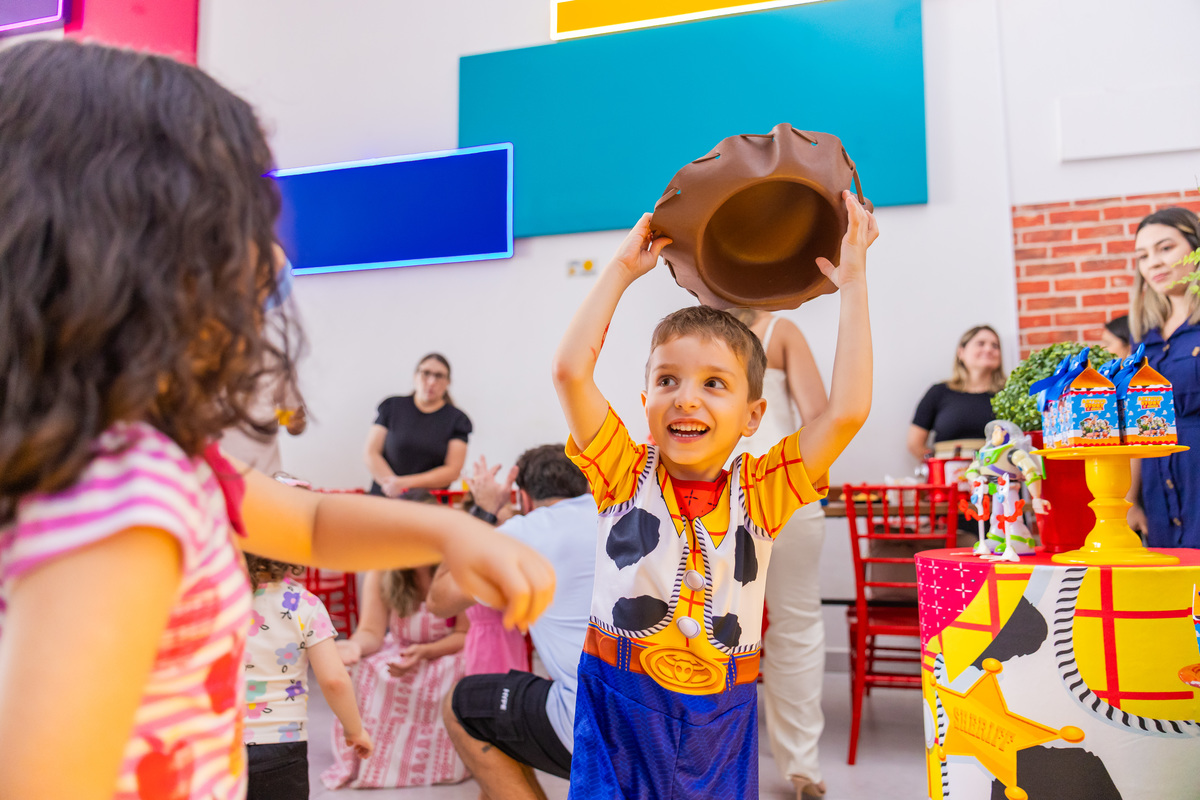 Buffet pipoca 2 bauru, fotografo infantil bauru, festa de irmãos, festa toy story, festa cinderela