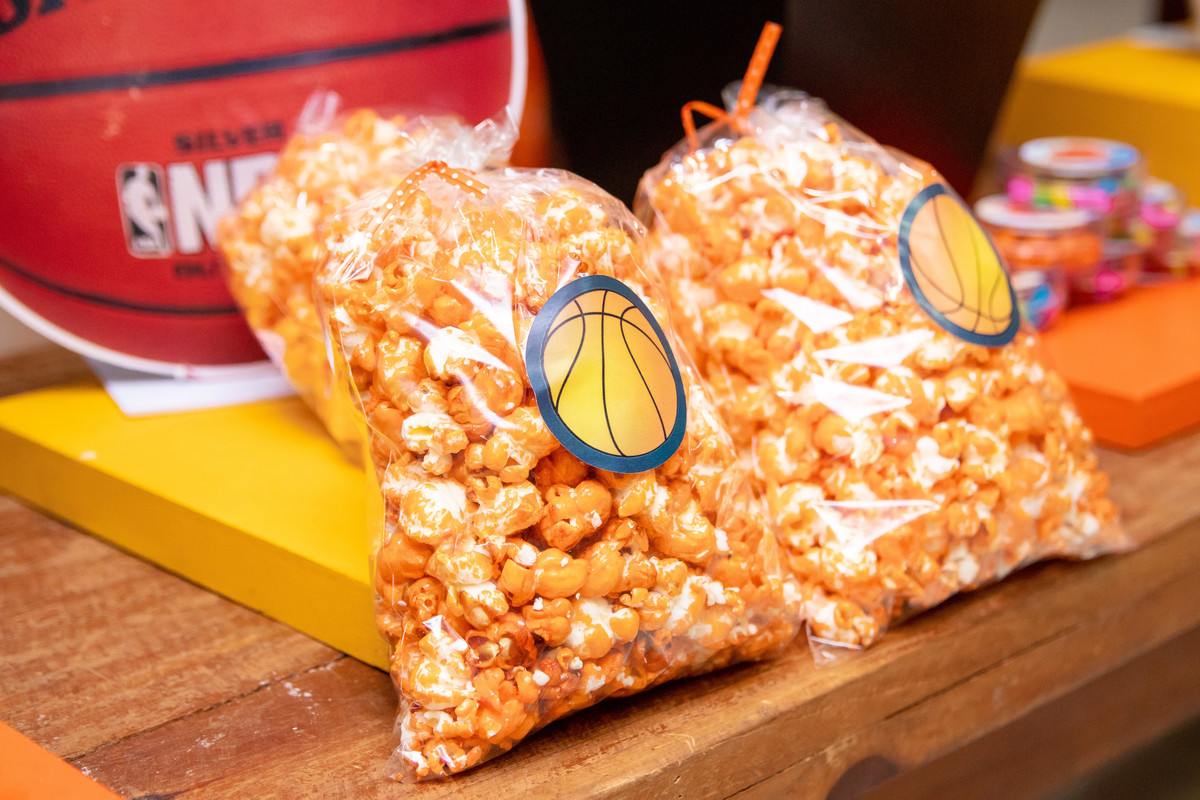 Pipoca personalizada de bola de basquete