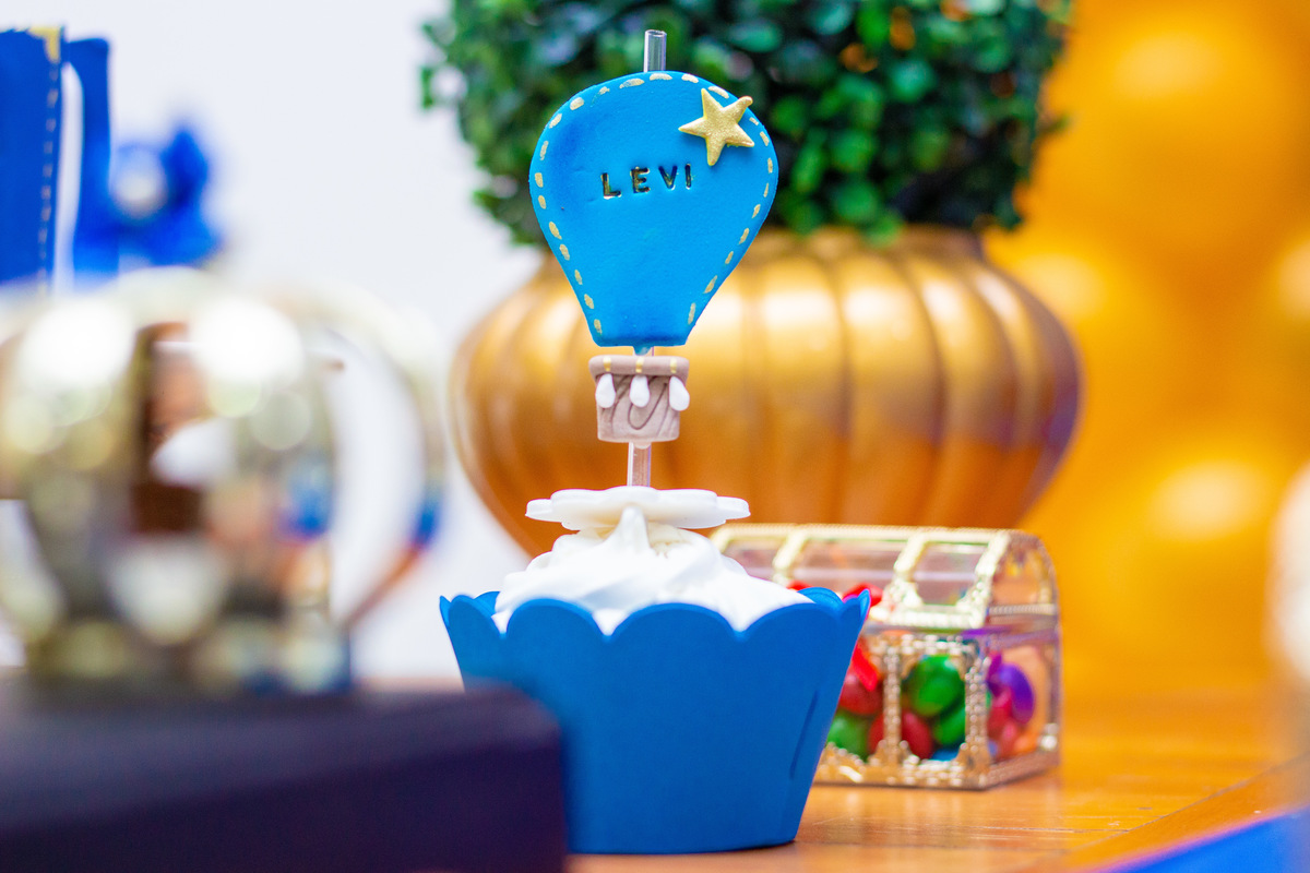 Cupcake personalizado com o tema do pequeno príncipe