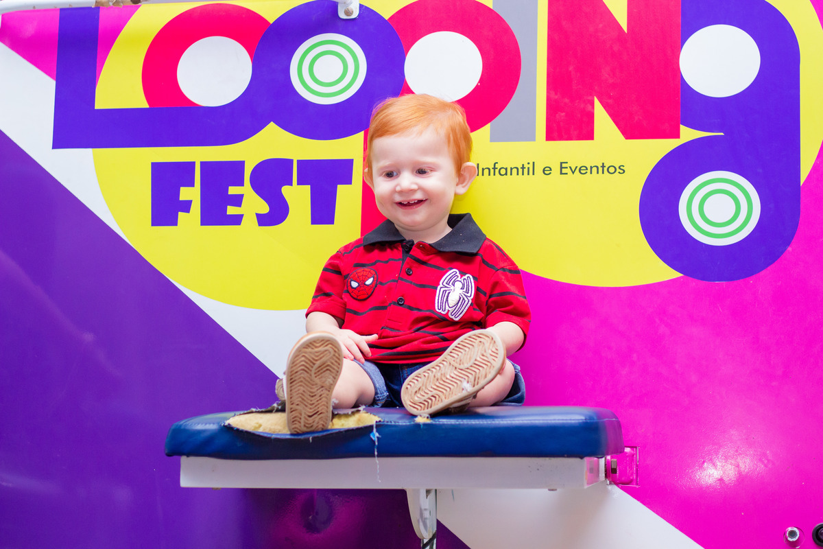nenê brincando no tombo legal