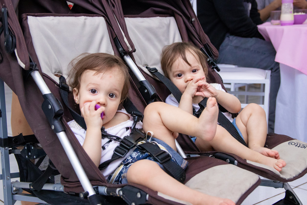 Gêmeas no final da festa