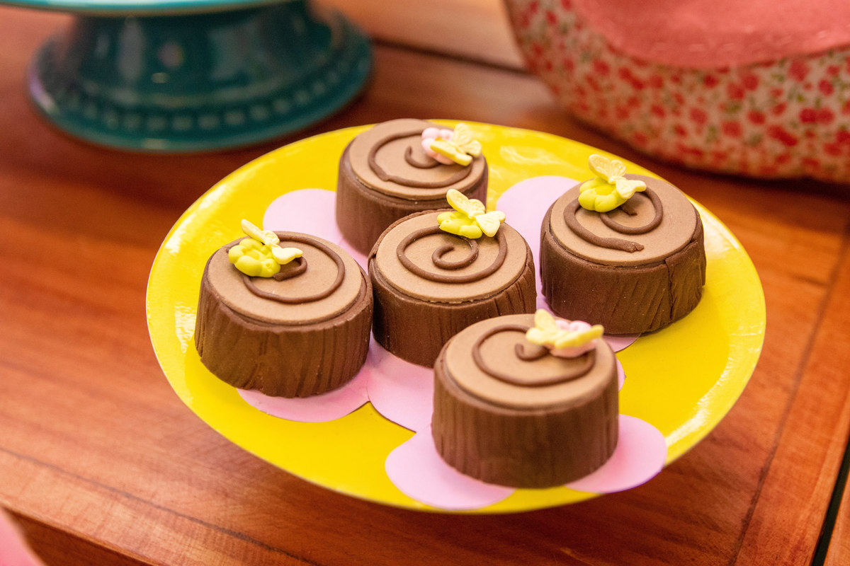 doce personalizado de abelha