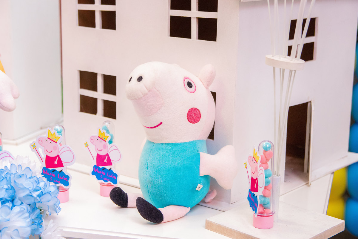 item de decoração pegga pig