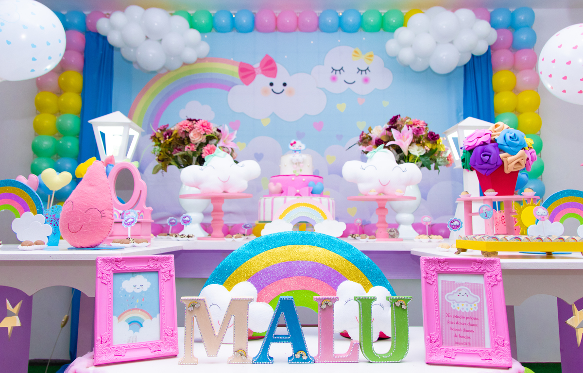 Decoração chuva de amor aniversário