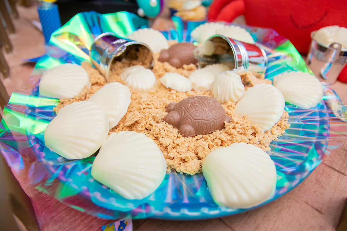 doces personalizados baby shark, fundo do mar