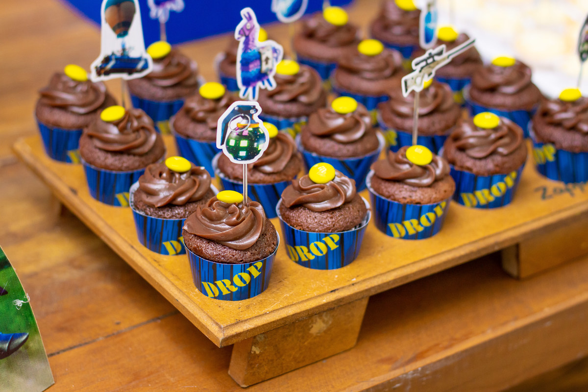 Buffet Zappteen Bauru,  cupcake personalizado fortnite
