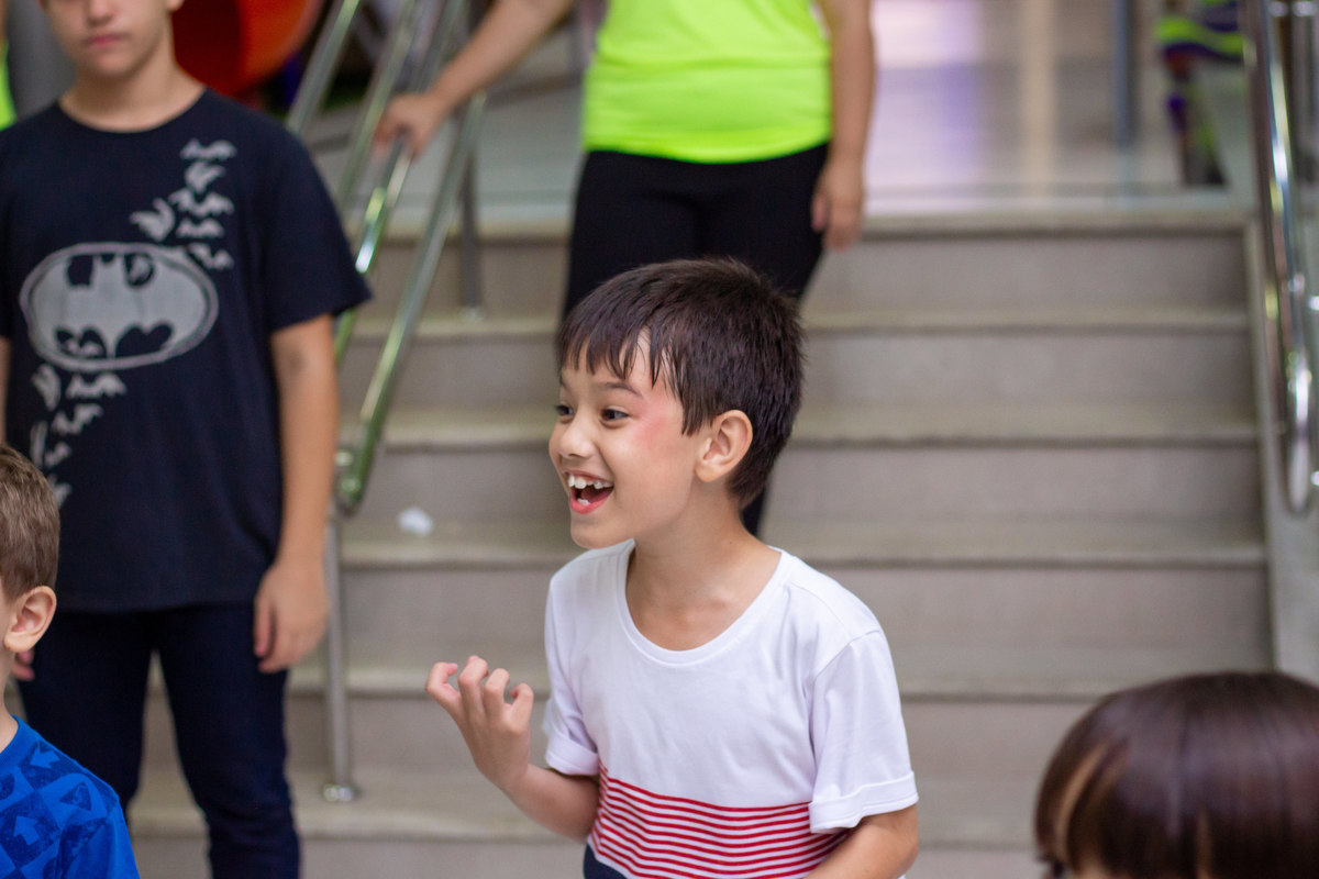 Buffet Zappteen Bauru, criança rindo em festa de aniversário