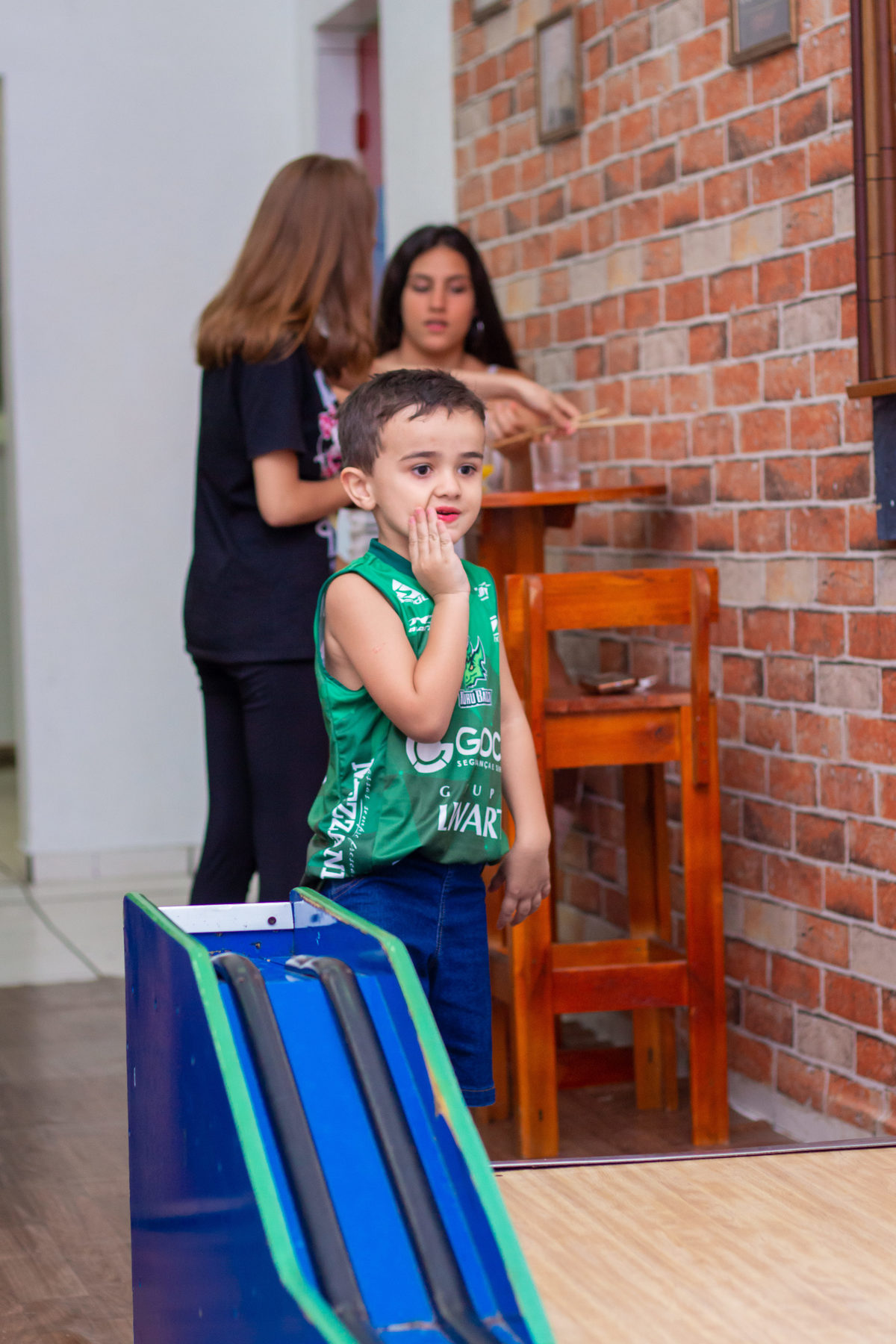 aniversariante surpreso com sua jogada 