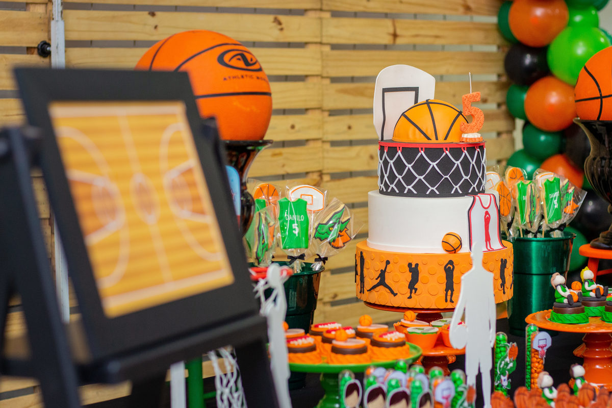 Itens de coração tema basquete