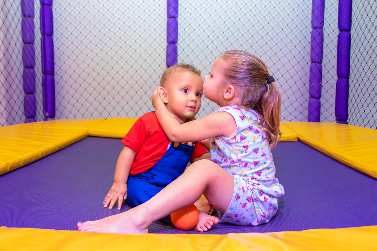 Foto de primos em aniversário infantil