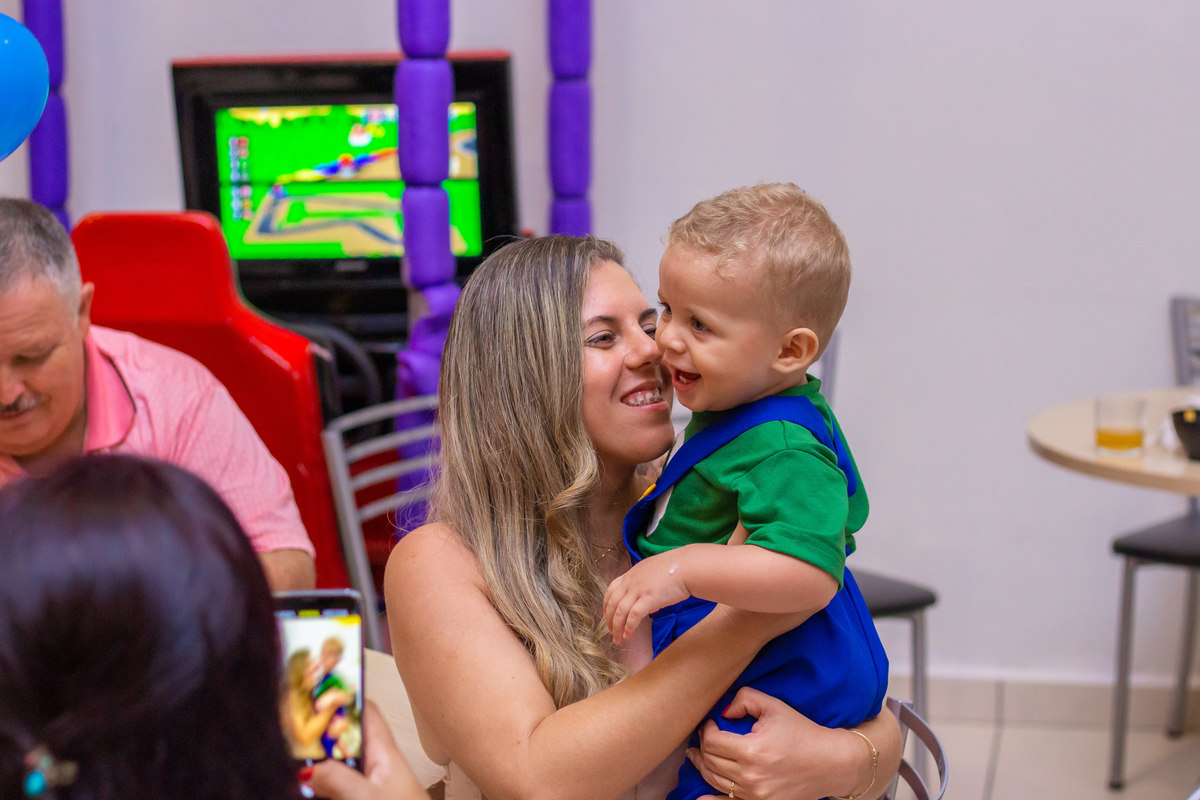 Sorriso espontâneo do aniversariante