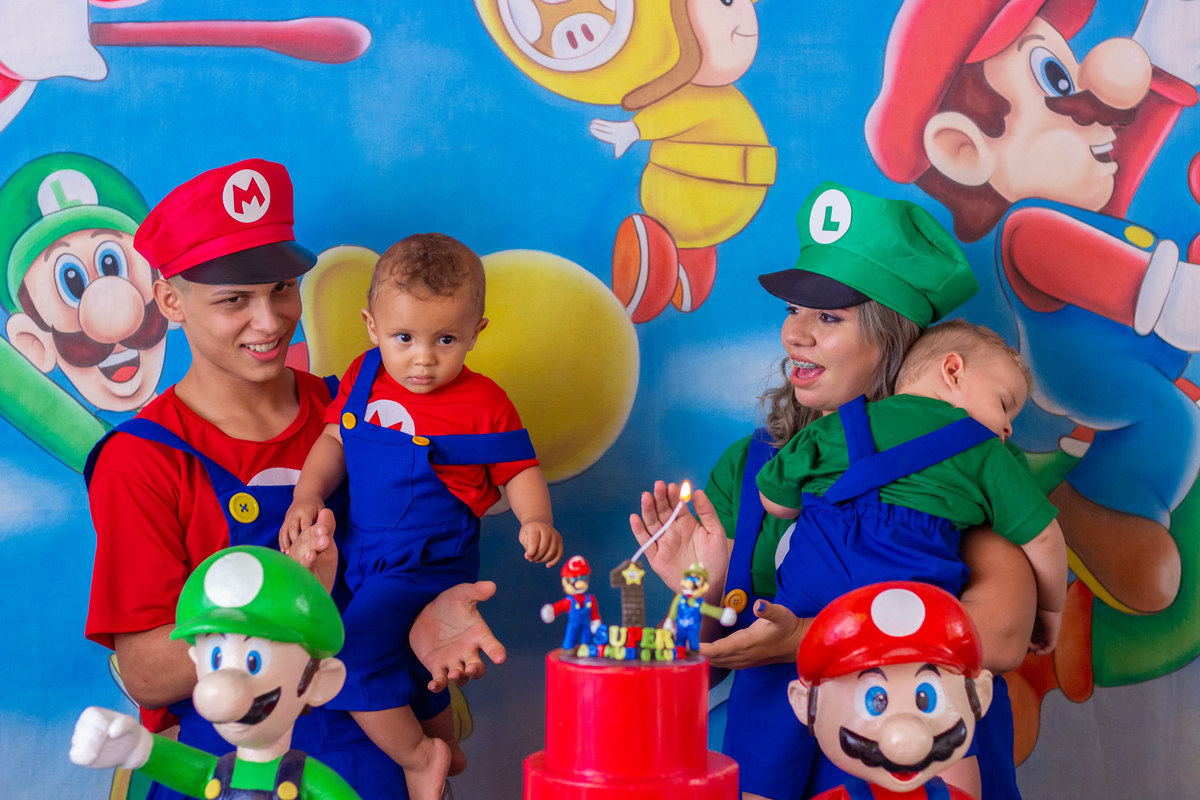 Hora do parabéns, aniversário com o tema Mario Bros 