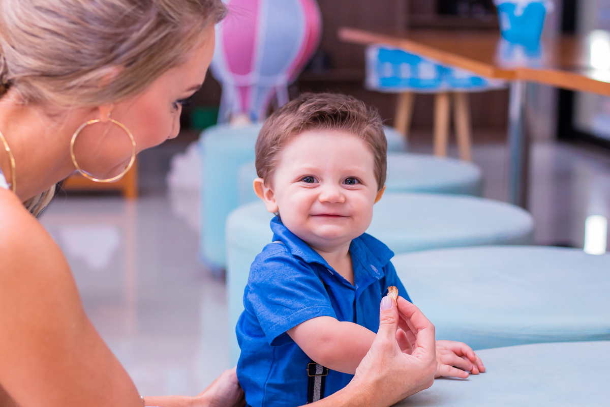 aniversariante feliz em sua festa