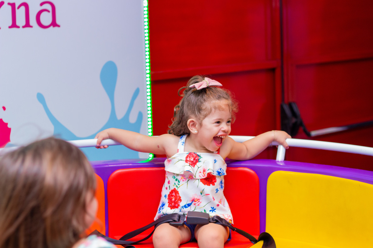 Nenê brincando na labamba