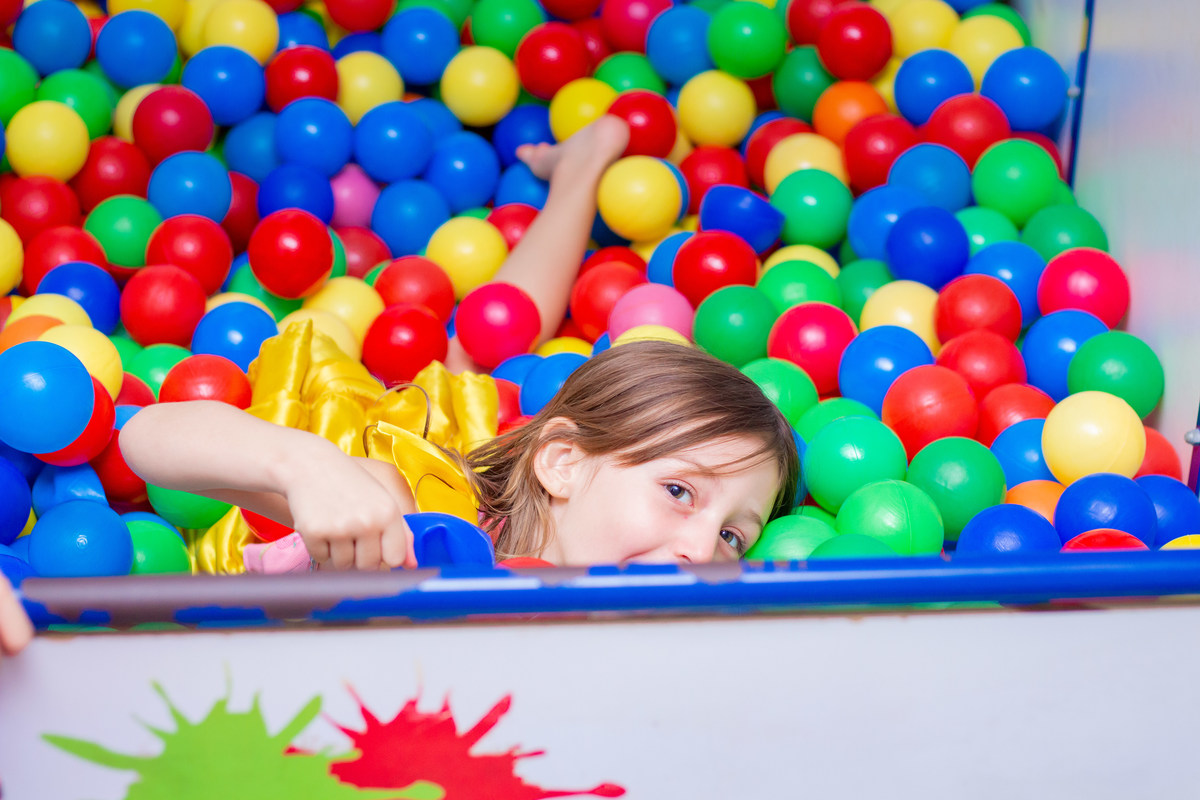 Menina caindo do tombo legal