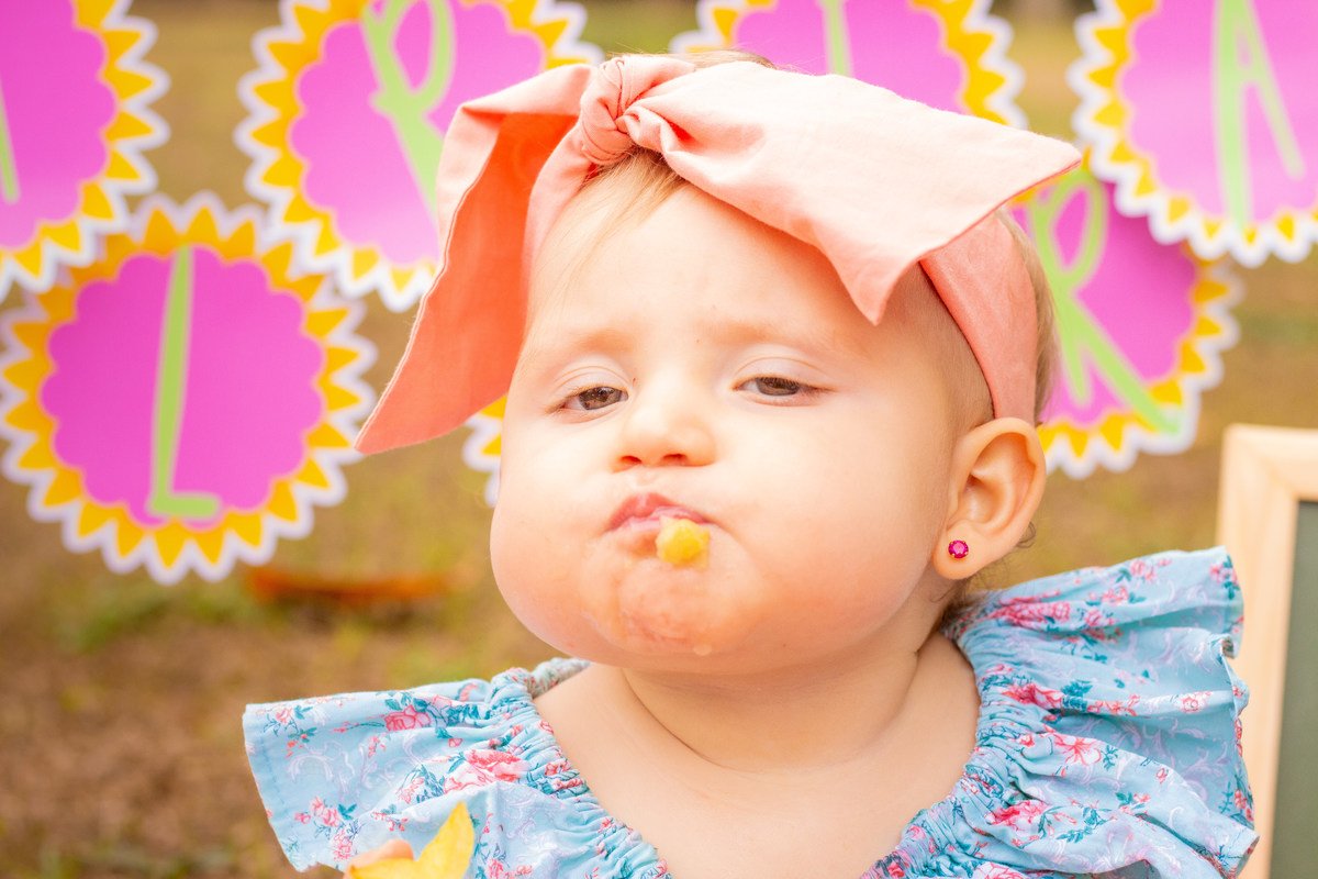 Jardim Botânico Bauru, Ensaio Smath the fruit, nenê comendo carambola e fazendo careta em seu ensaio smash